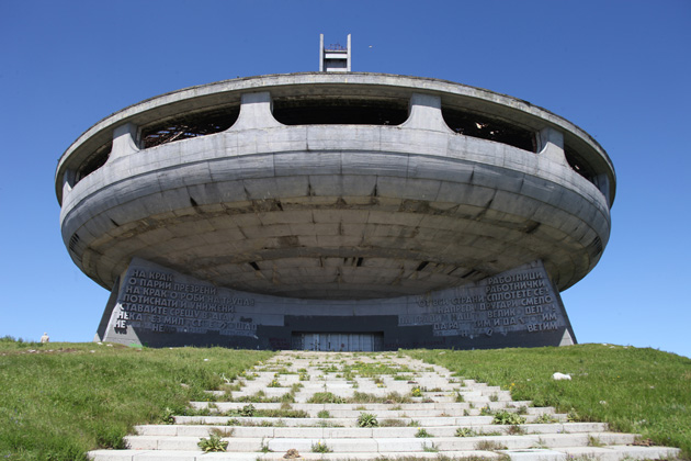 buzludzha vue exterieure face